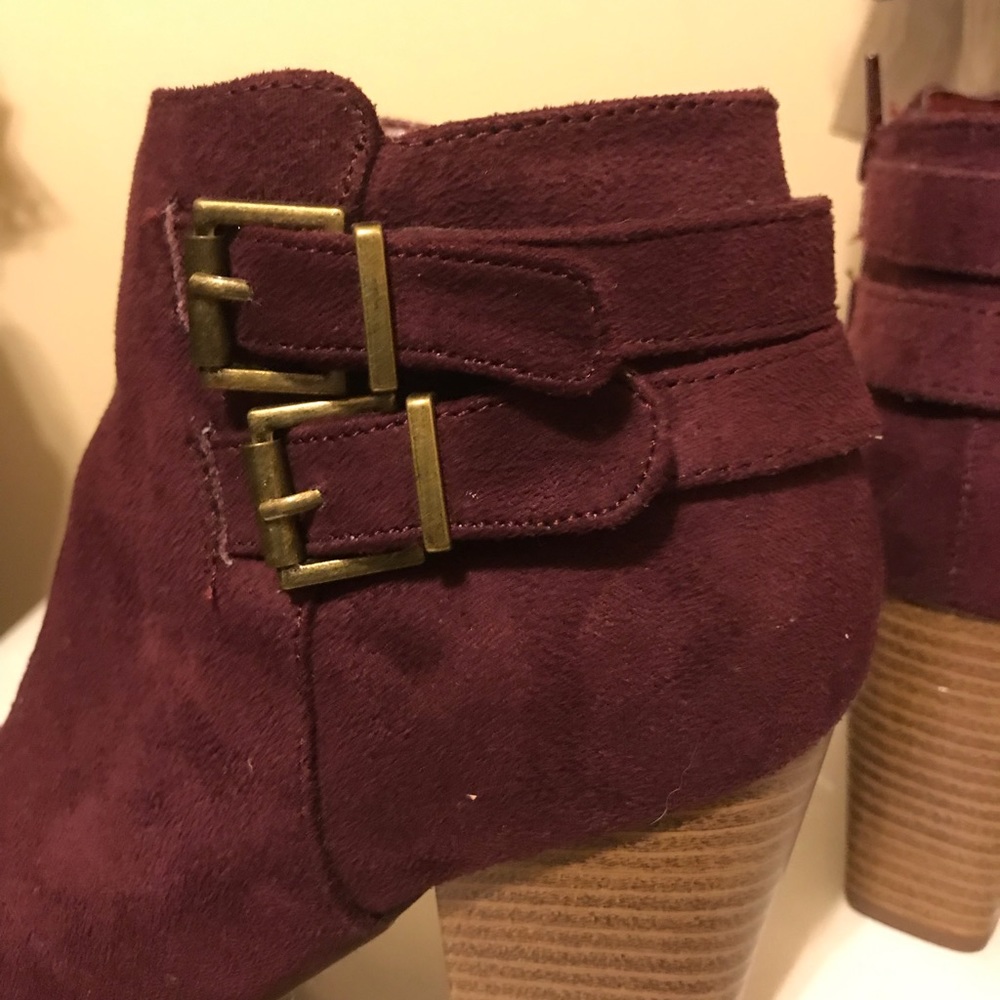 Charlotte Russe chunky ankle booties - Picture 3 of 8